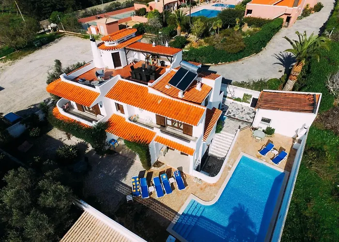 Fawlty Towers Villa Luz