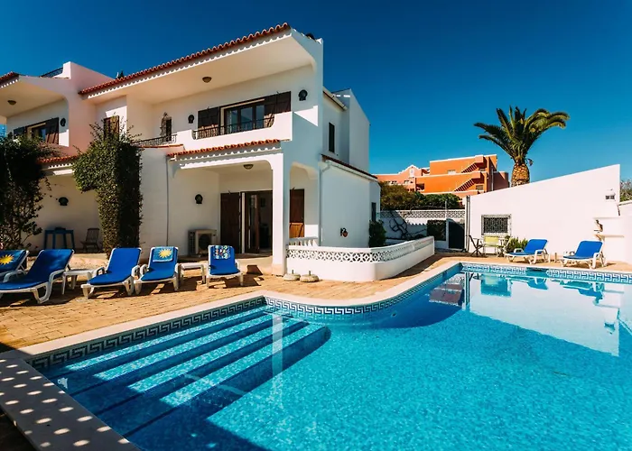 Fawlty Towers Villa Luz