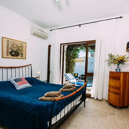 Fawlty Towers * Praia Da Luz